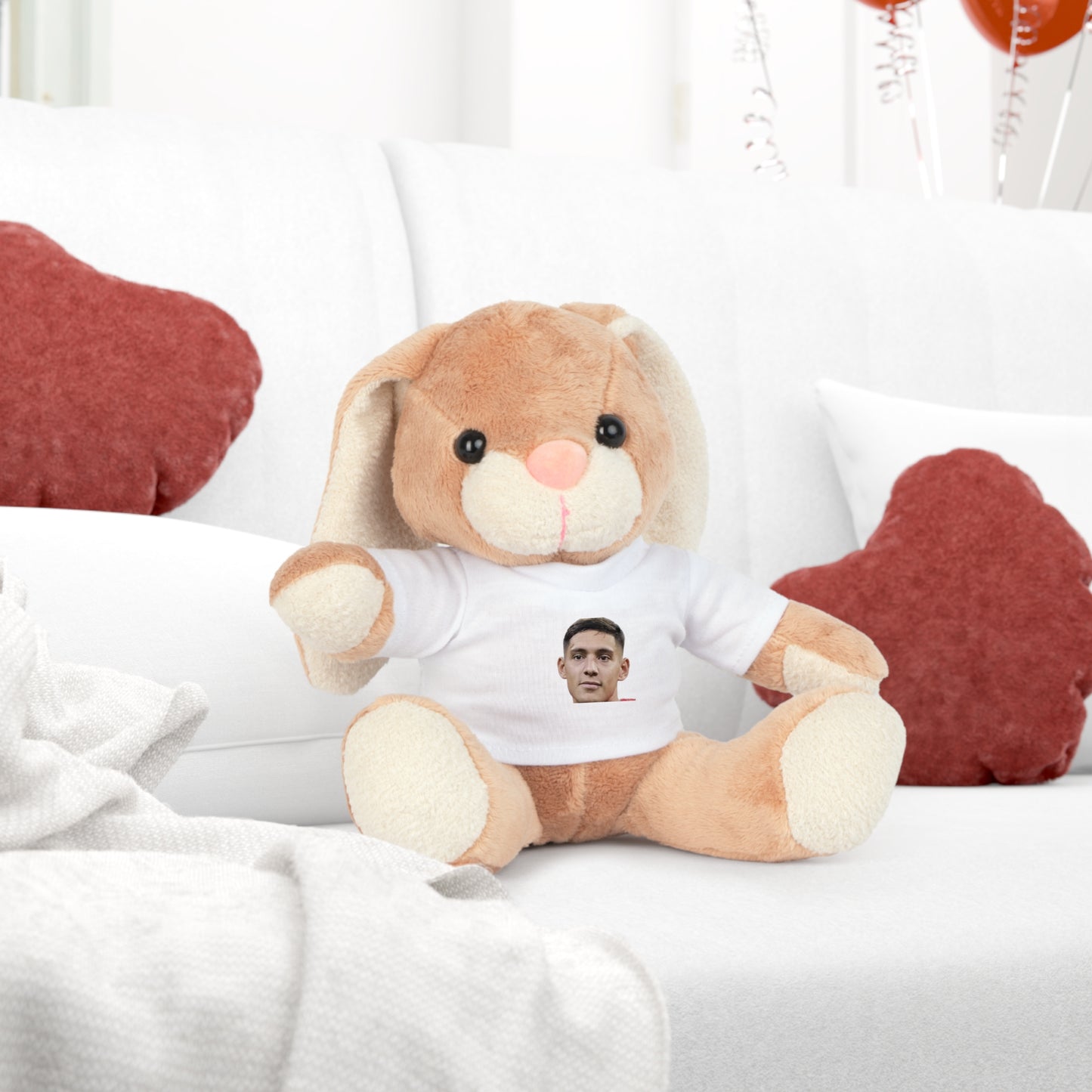Peluches con camiseta de Nahuel Molina