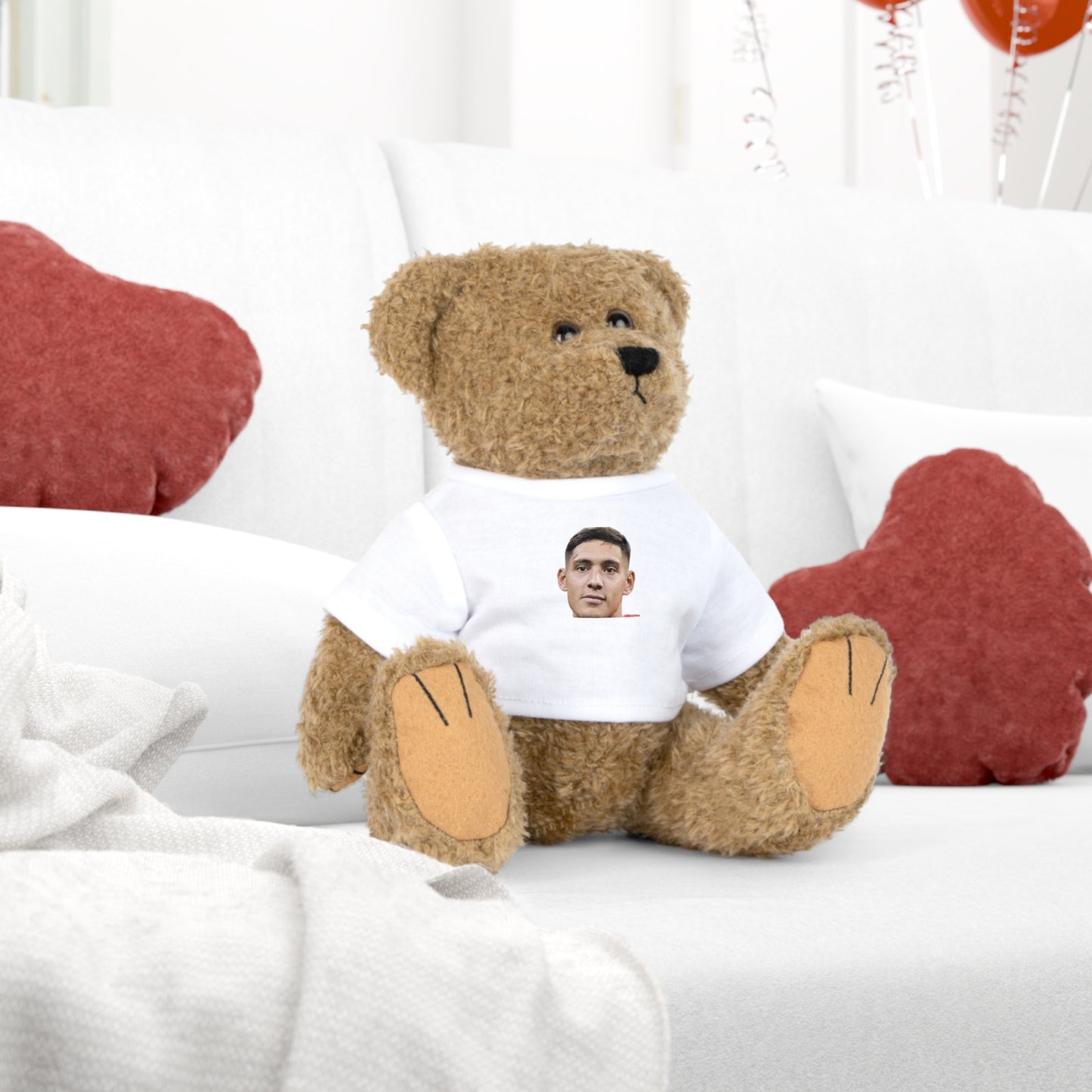 Peluches con camiseta de Nahuel Molina